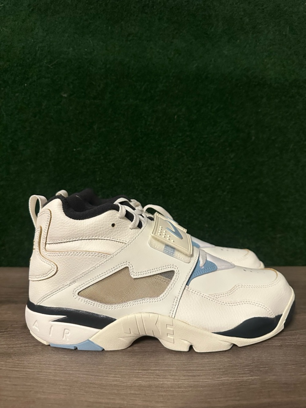 Nike Air Diamond Turf ‘Must Be The Money’ Size 11.5